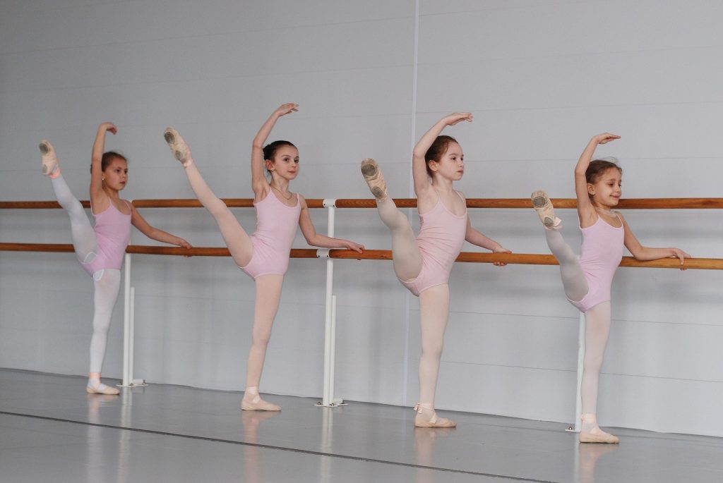 子供にバレエを習わせる効果とは 人気の理由や注意点を解説 子どもバレエニュース