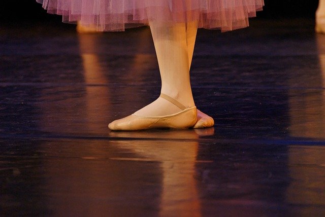 バレエ 向き の 足