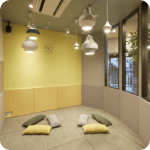 Kids Room / 床も壁も柔らかなクッションで覆われており、思いっきり動いても安心です。