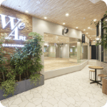 Entrance / 緑を多く配置し、おしゃれな街並みを彷彿とさせます。テーブルでは講師や友人と談笑も。